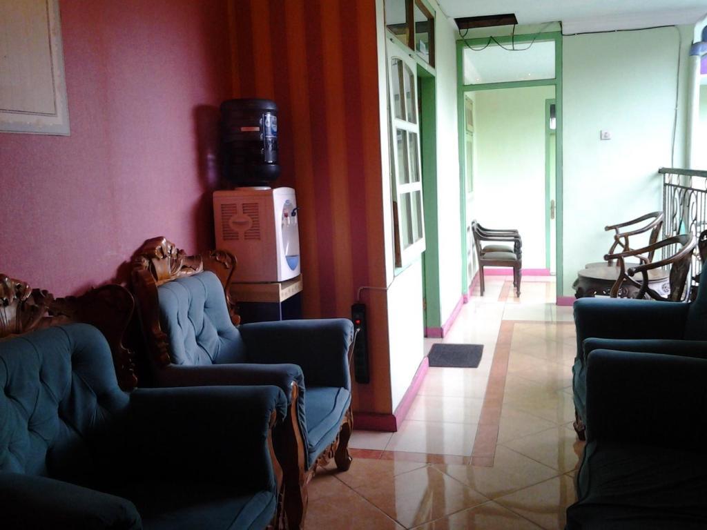 Villa And Resto Basanova Batu  Exterior foto