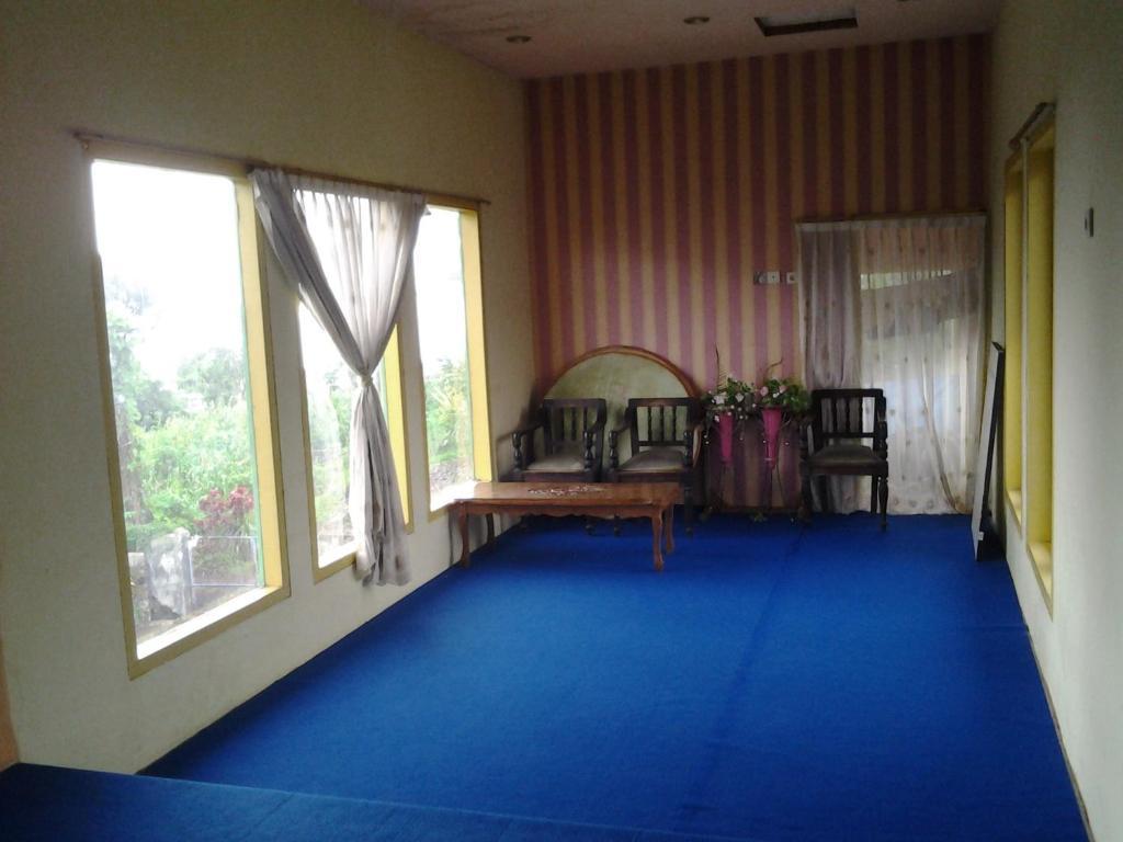 Villa And Resto Basanova Batu  Exterior foto